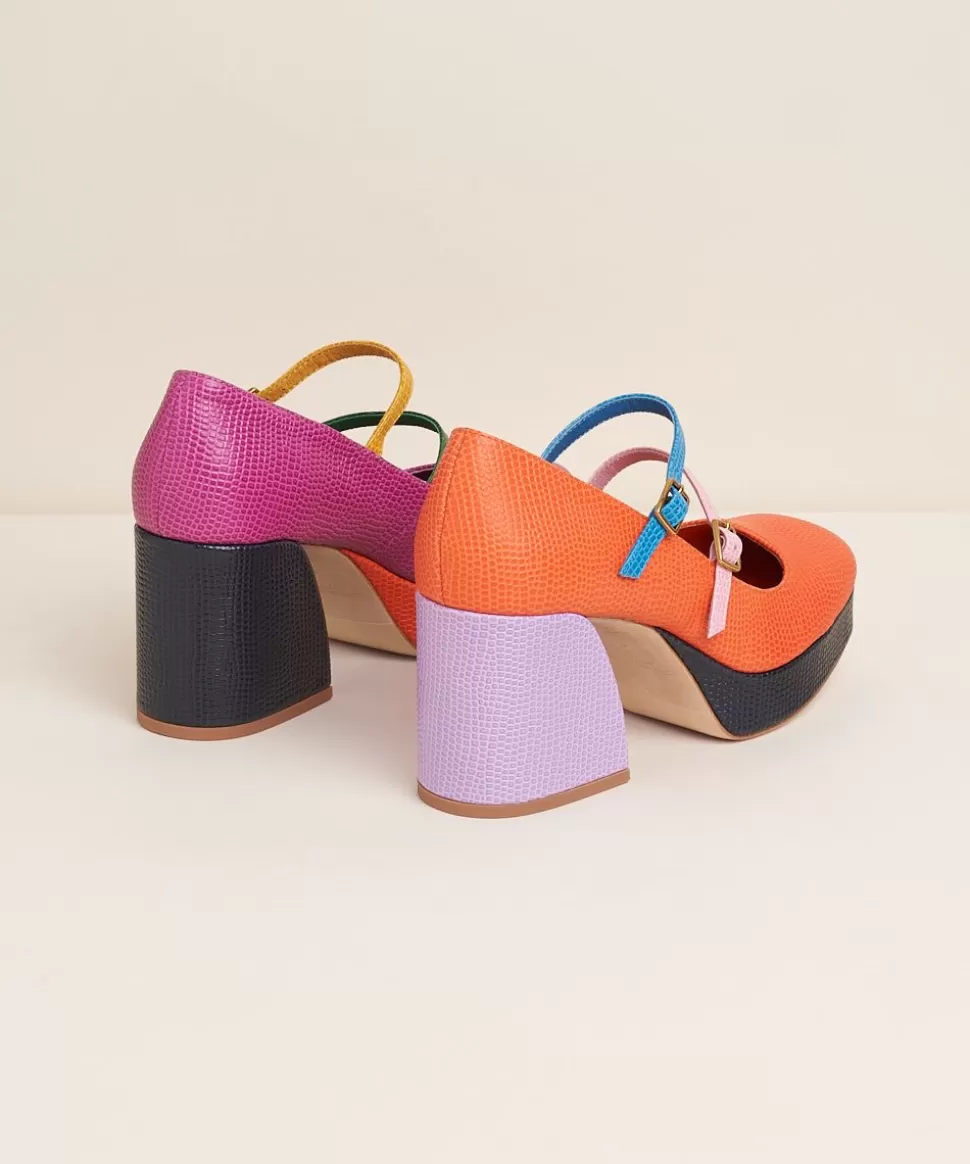 bizzy_in_bermuda_3.webp Hot Charlotte Stone Bizzy In Bermuda