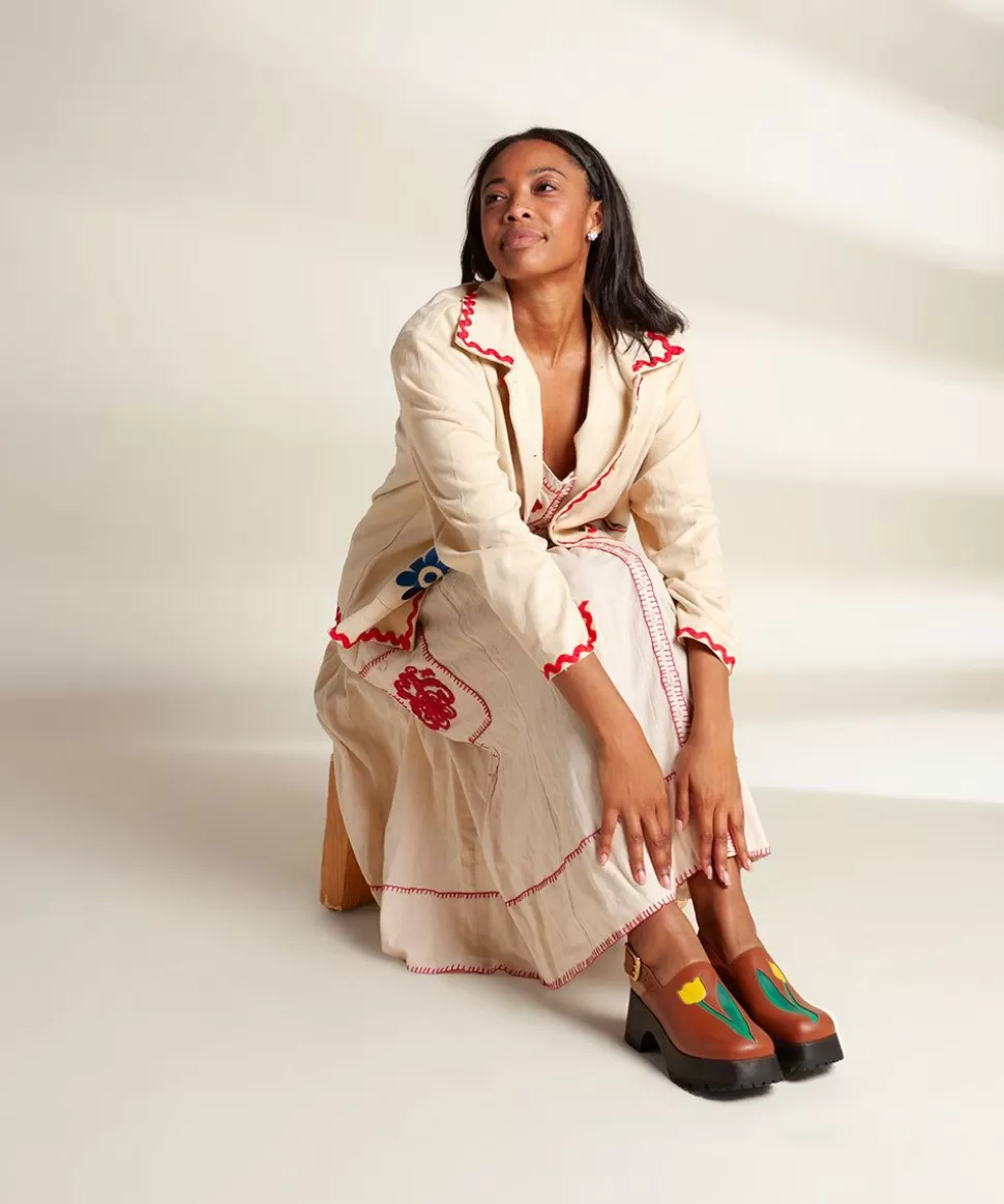 darren_in_luggage_tulip_4.webp Best Sale Charlotte Stone Darren In Luggage Tulip