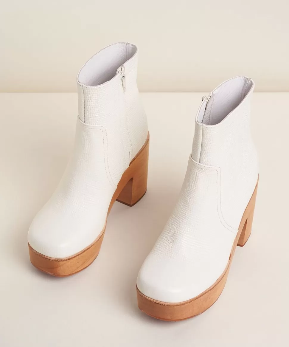 paz_in_latte_2-1.webp New Charlotte Stone Paz In Latte